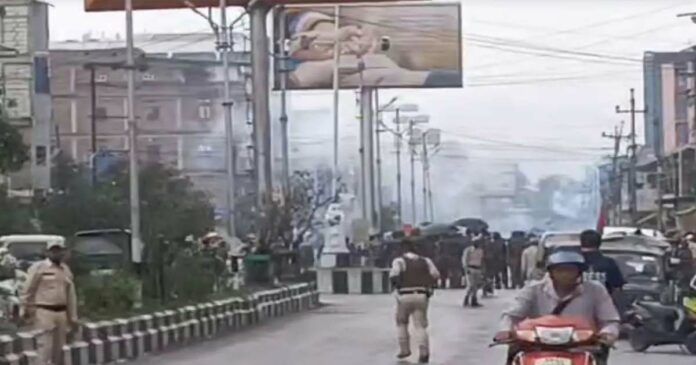 Manipur without conflict; Several people were injured in the clash between the protestors and the security personnel